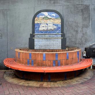 Memorial fountain to the Brig 'Gertrude'